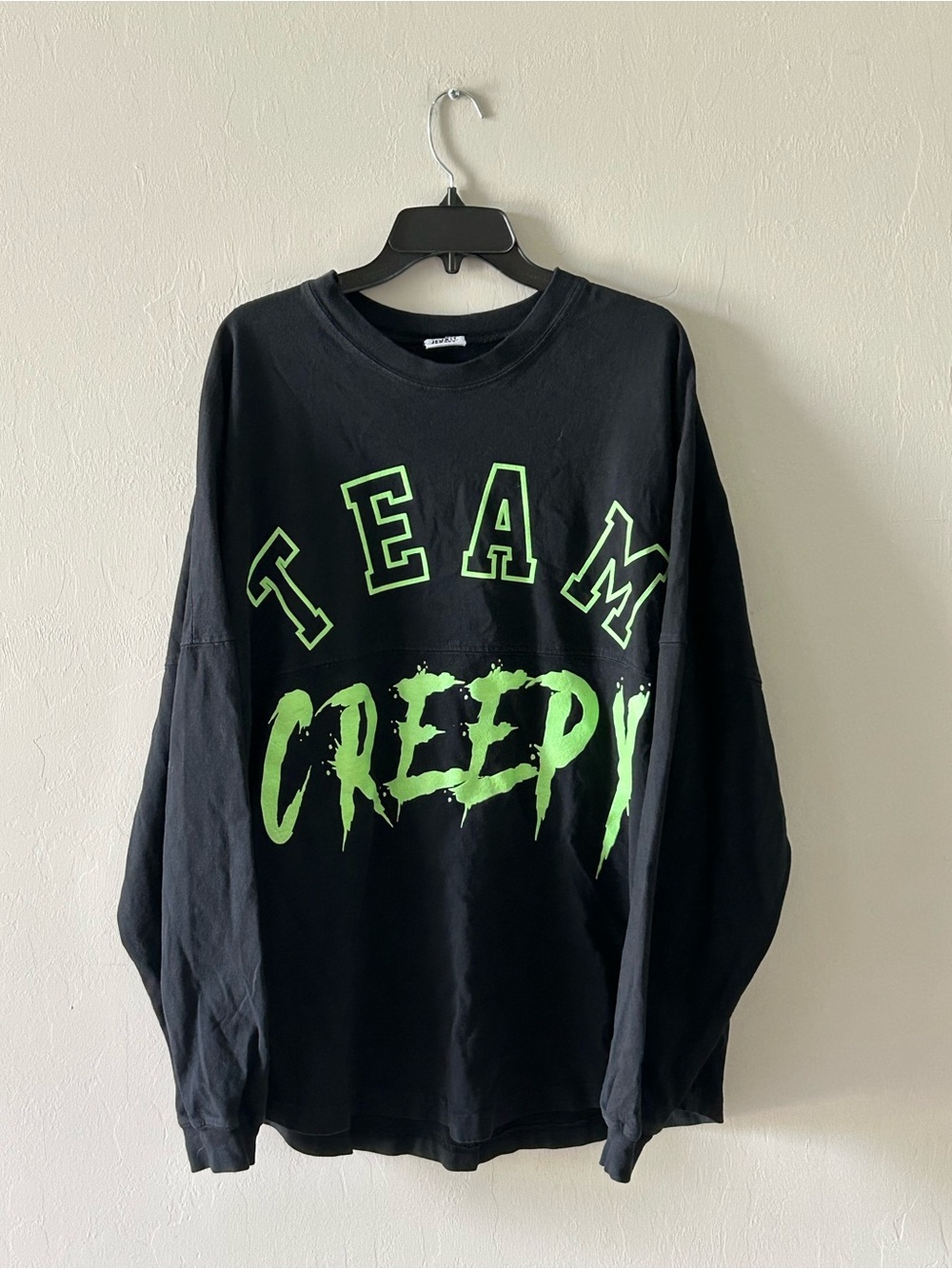 TEAM CREEPY Spirit Jersey Long Sleeve Shirt Howl-O-Scream Halloween Sz XL